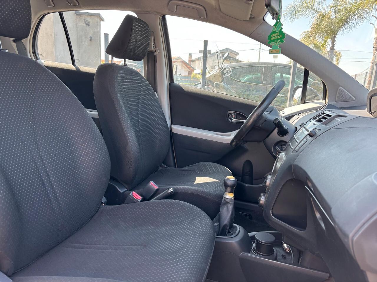 Toyota Yaris 1.0 5 porte