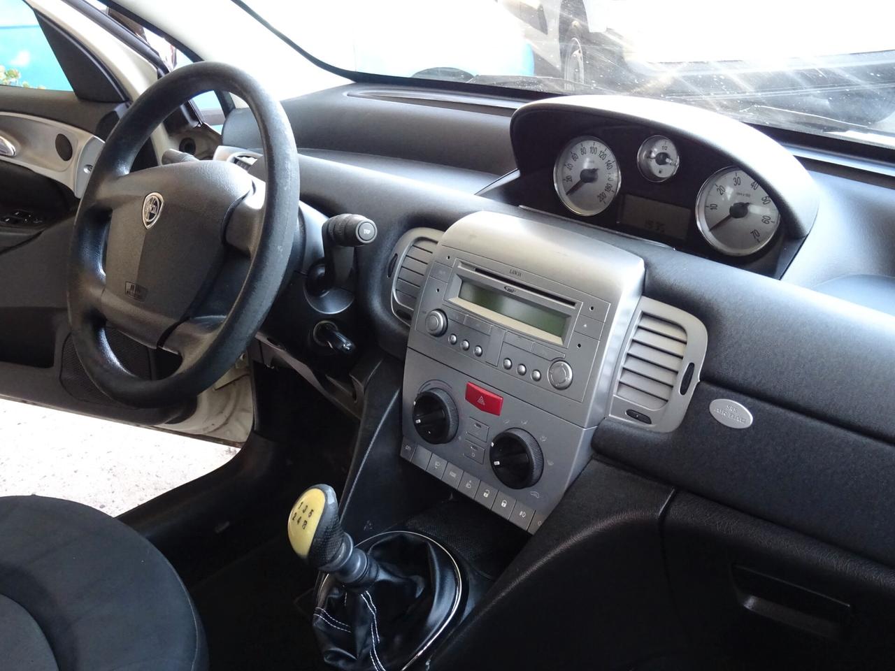 Lancia Ypsilon 1.2 69 CV UNYCA OK NEOPATENTATI