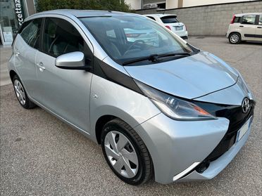 Toyota Aygo 5pt 1.0 Benz. 70cv x-pure CAMERA/TEL/CLIMA PERF.