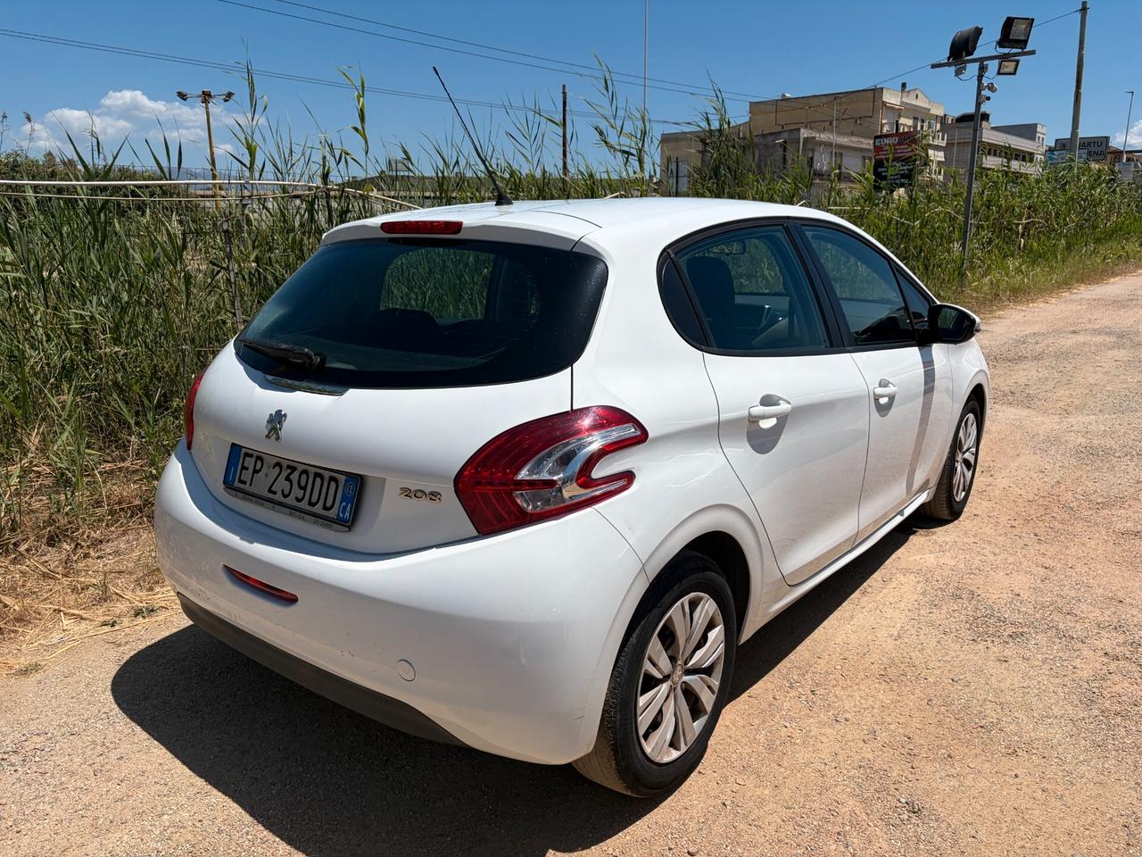 PEUGEOT 208 1.4 HDI 68CV ANNO 2012 ADATTA NEOPATENTATI