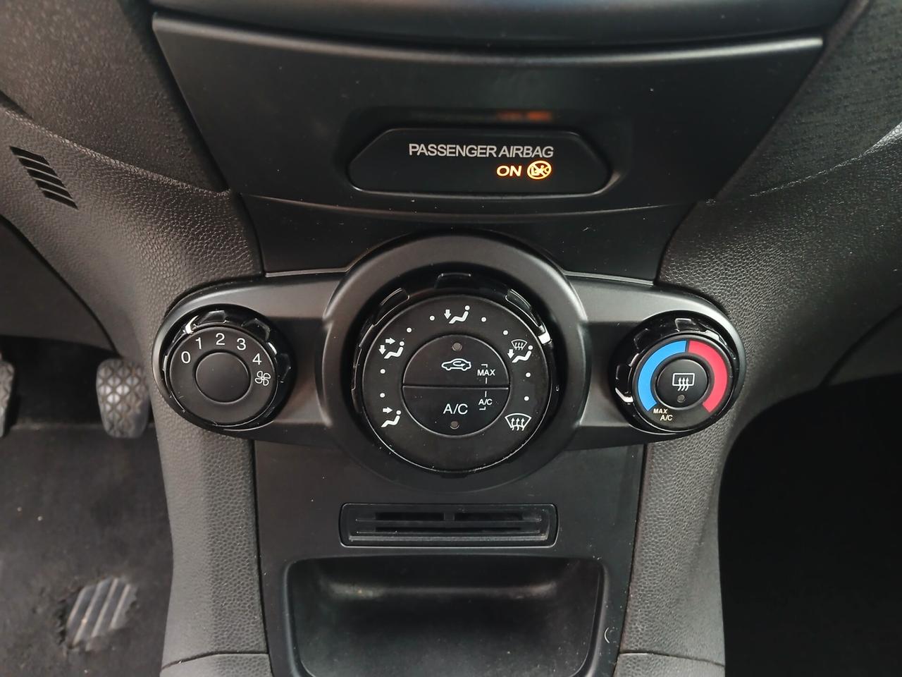 FORD FIESTA 1.4 Bz- GAS GPL 2013