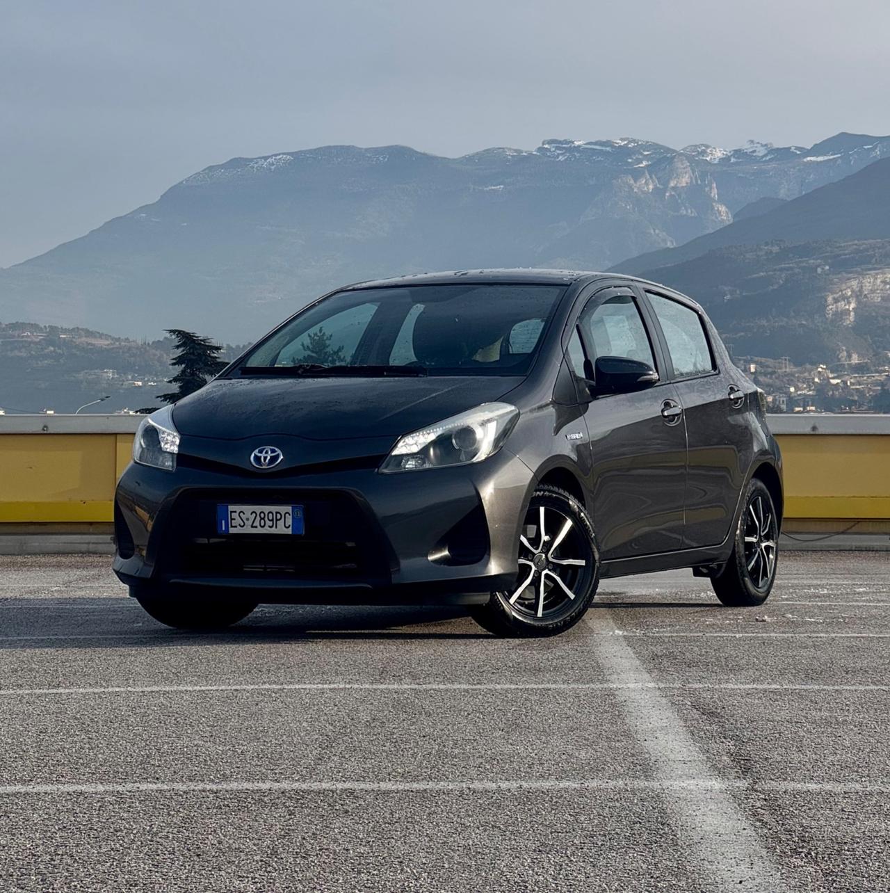 Toyota Yaris 1.5 Hybrid 5p Lounge Neopatentati