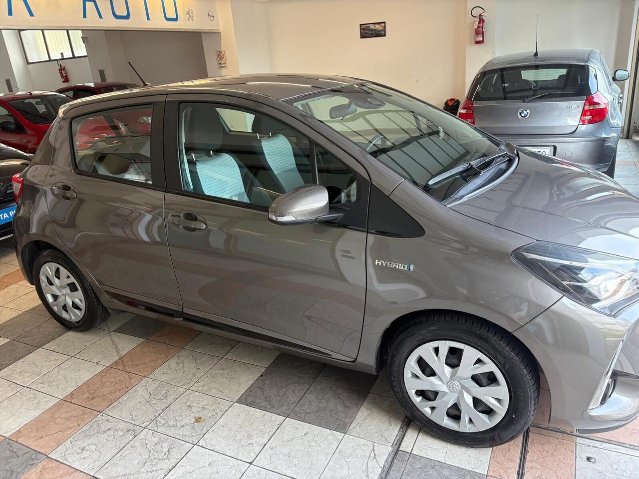 Toyota Yaris 1.5 Hybrid 5 porte Cool