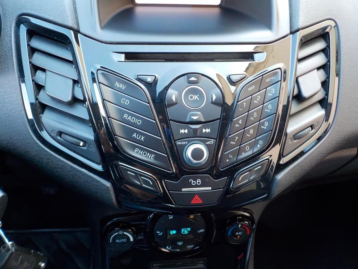 Ford Fiesta 1.5 TDCi 75CV 5 porte Titanium