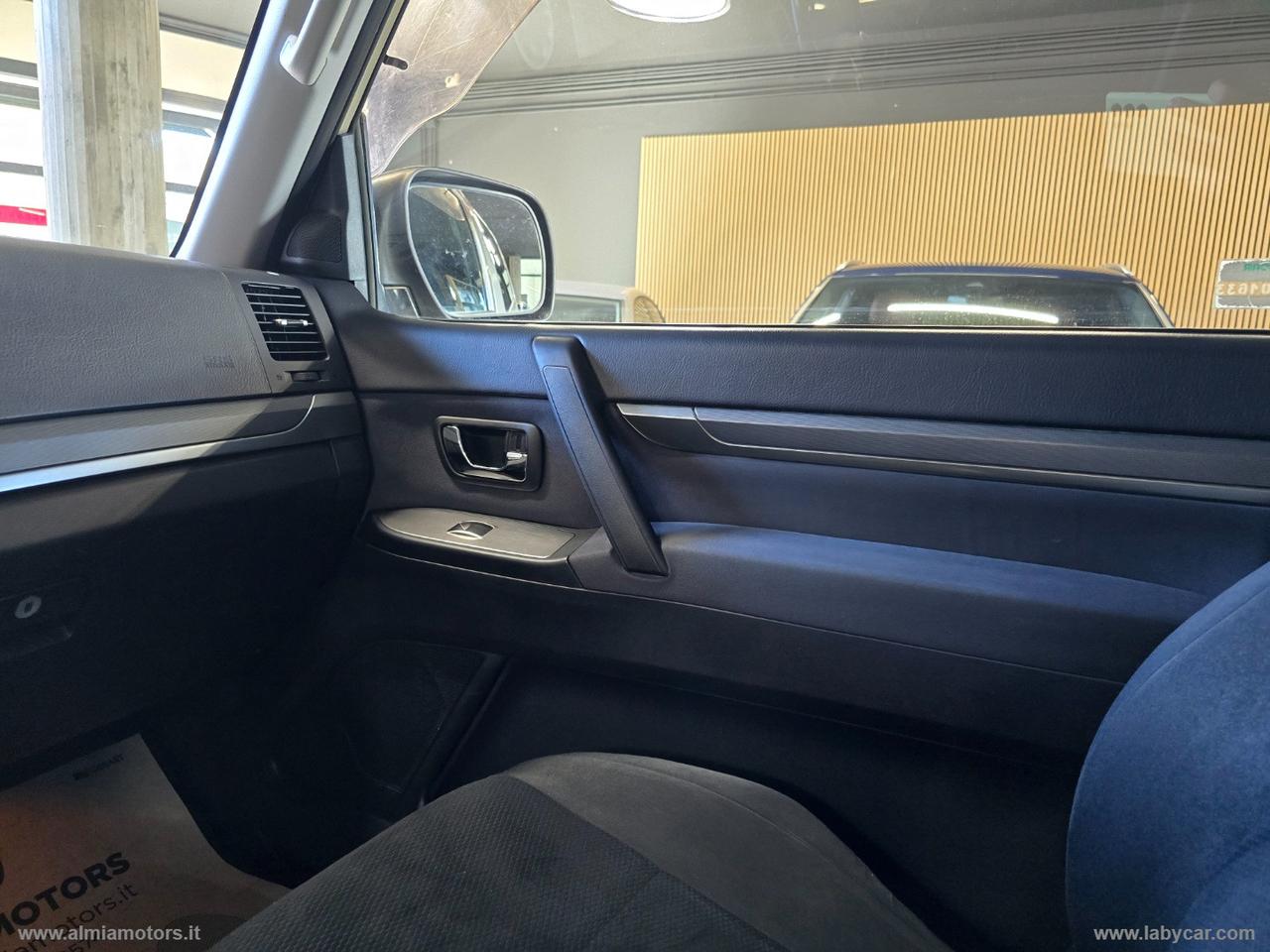 MITSUBISHI Pajero 3.2 DI-D 16V A/T 3p. Instyle