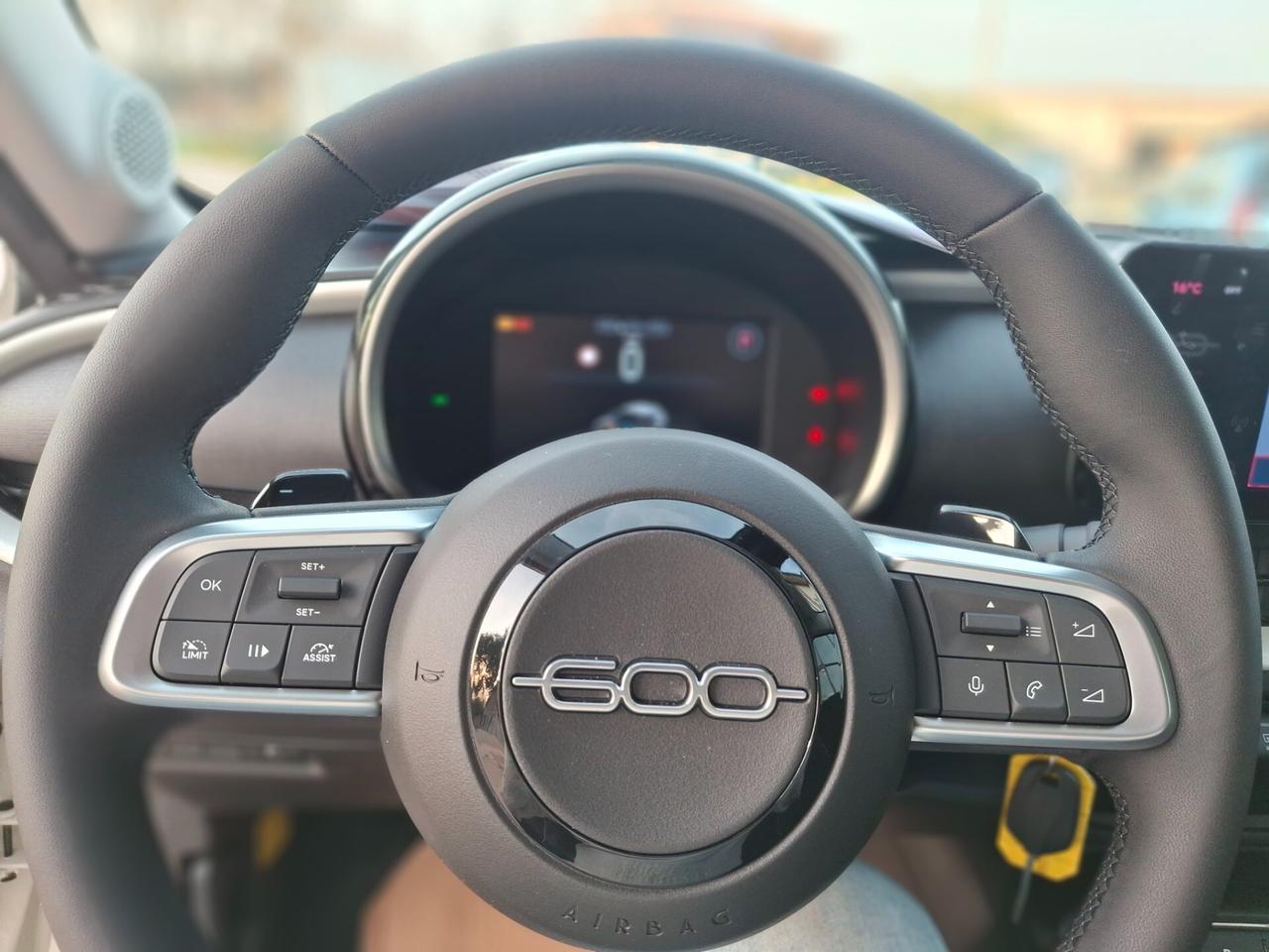 Fiat 600 Hybrid 110 CV DCT MHEV La Prima