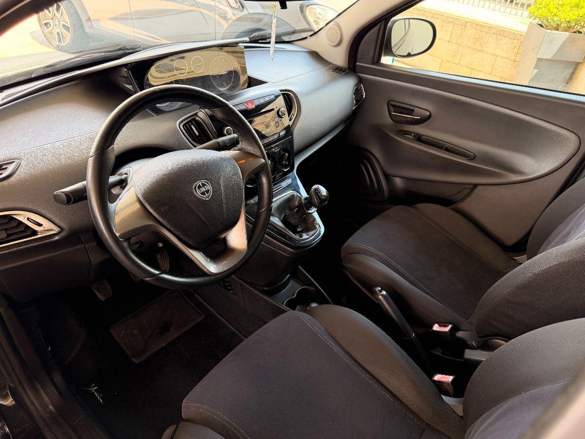 LANCIA - Ypsilon 0.9 t.air Silver ecochic metano 80cv