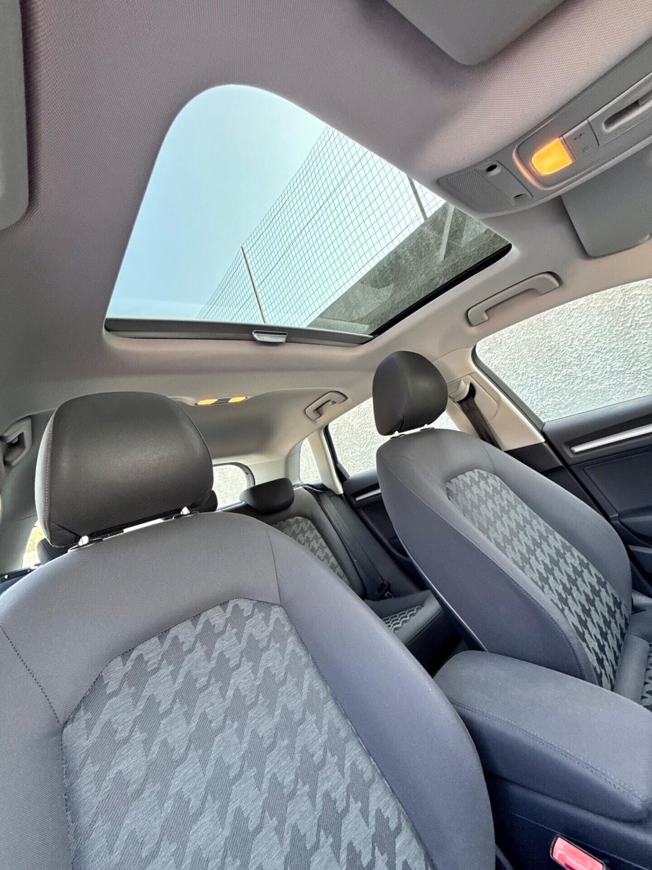 Audi A3 1.6 TDI,TETTO APRIBILE ,Climatronic bizona,Navi,ecc.