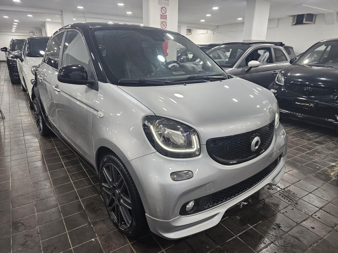 NUOVA SMART FORFOUR BRABUS STYLE EXCLUSIVE EDITION 0.9 BENZ 90CV TWINAMIC