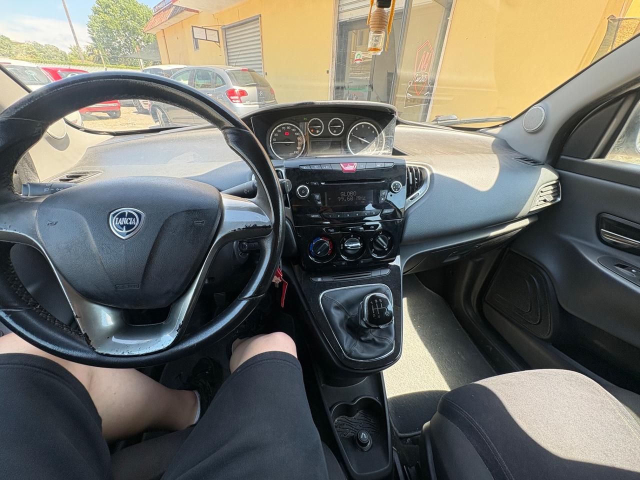 Lancia Ypsilon 1.2 69 CV 5 porte S&S Silver