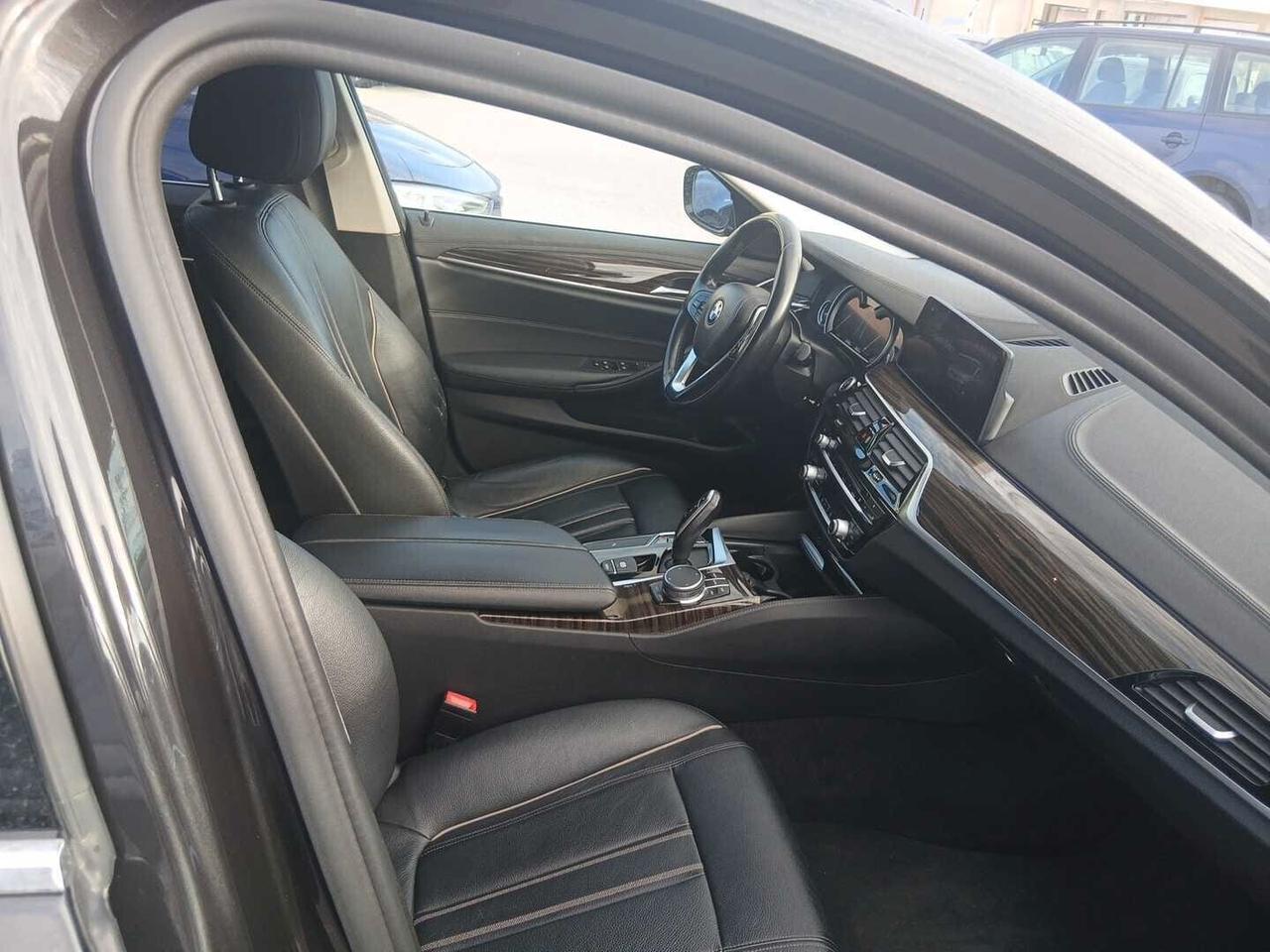 Bmw 525 520d xDrive Touring Luxury Line 2019