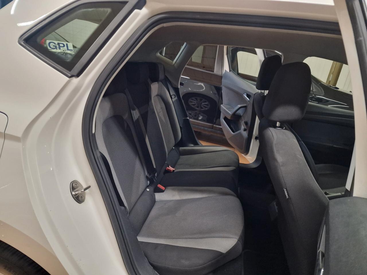 Seat Ibiza 1.0 TGI 5 porte FR, ok neopatentati