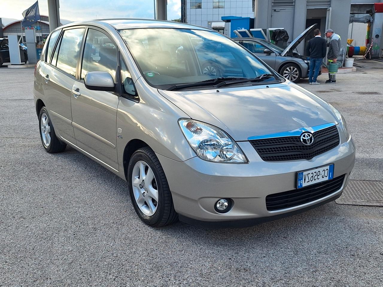 Toyota Corolla Verso 2.0 tdi D-4D NEOPATENTATI FAMIGLIARE