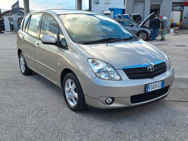 Toyota Corolla Verso 2.0 tdi D-4D NEOPATENTATI FAMIGLIARE
