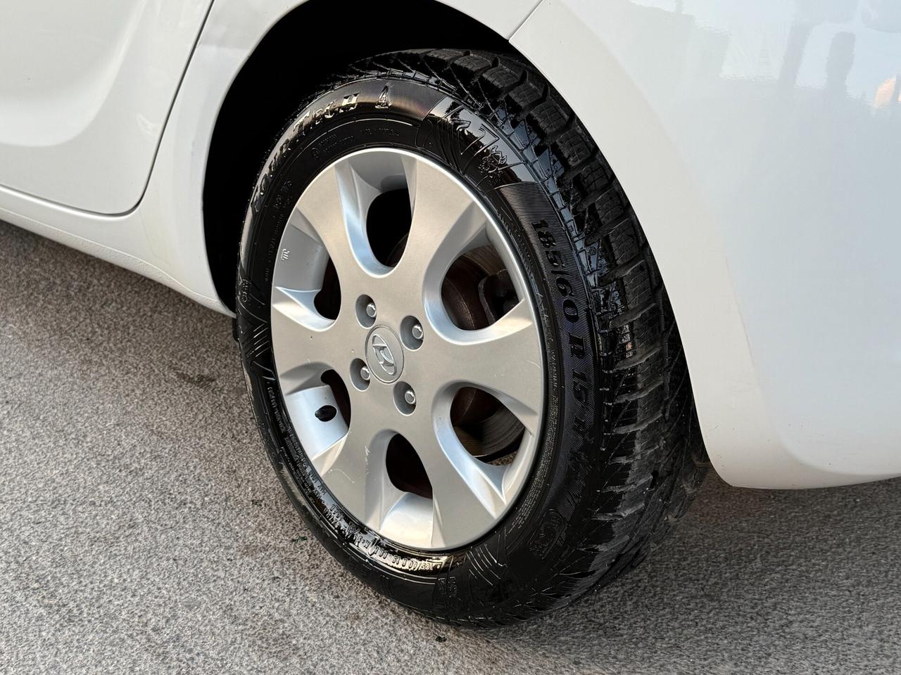 Hyundai i20 1.2 5P. SOLI KM 88.000 - 2012