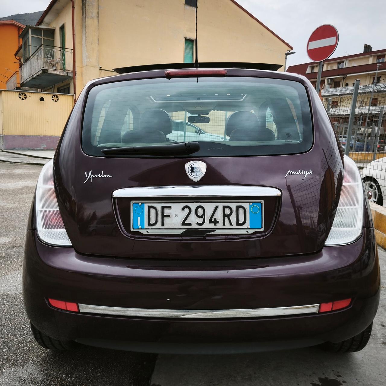 Lancia Ypsilon 1.3 MJT 90 CV Platino