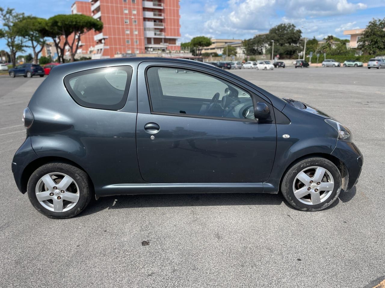 Toyota Aygo 1.0 3p 69cv APPENA TAGLIANDATA