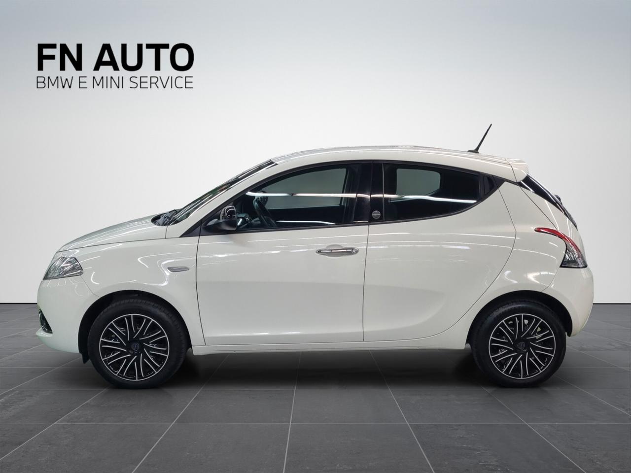 Lancia Ypsilon 1.0 FireFly 5 porte S&S Hybrid Ecochic Gold