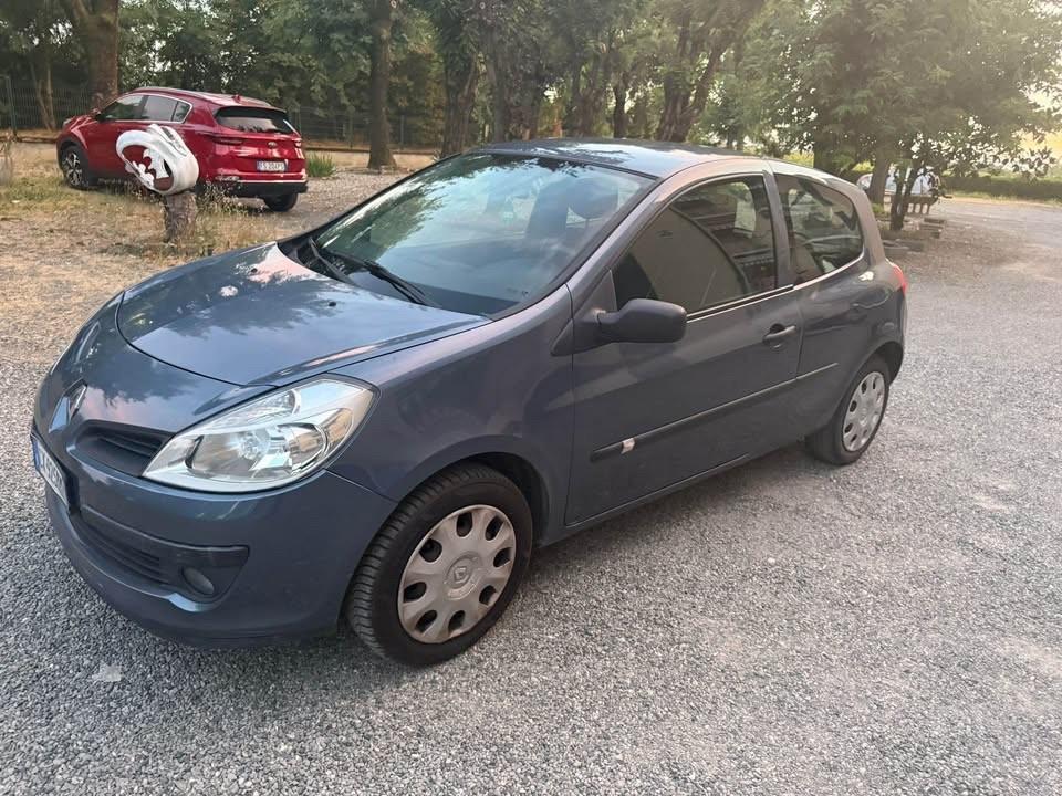 RENAULT CLIO 1.2 BENZ NEOPATENTATI