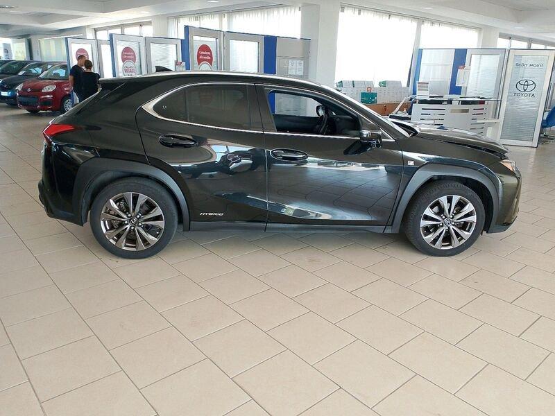 Lexus UX 250h F Sport
