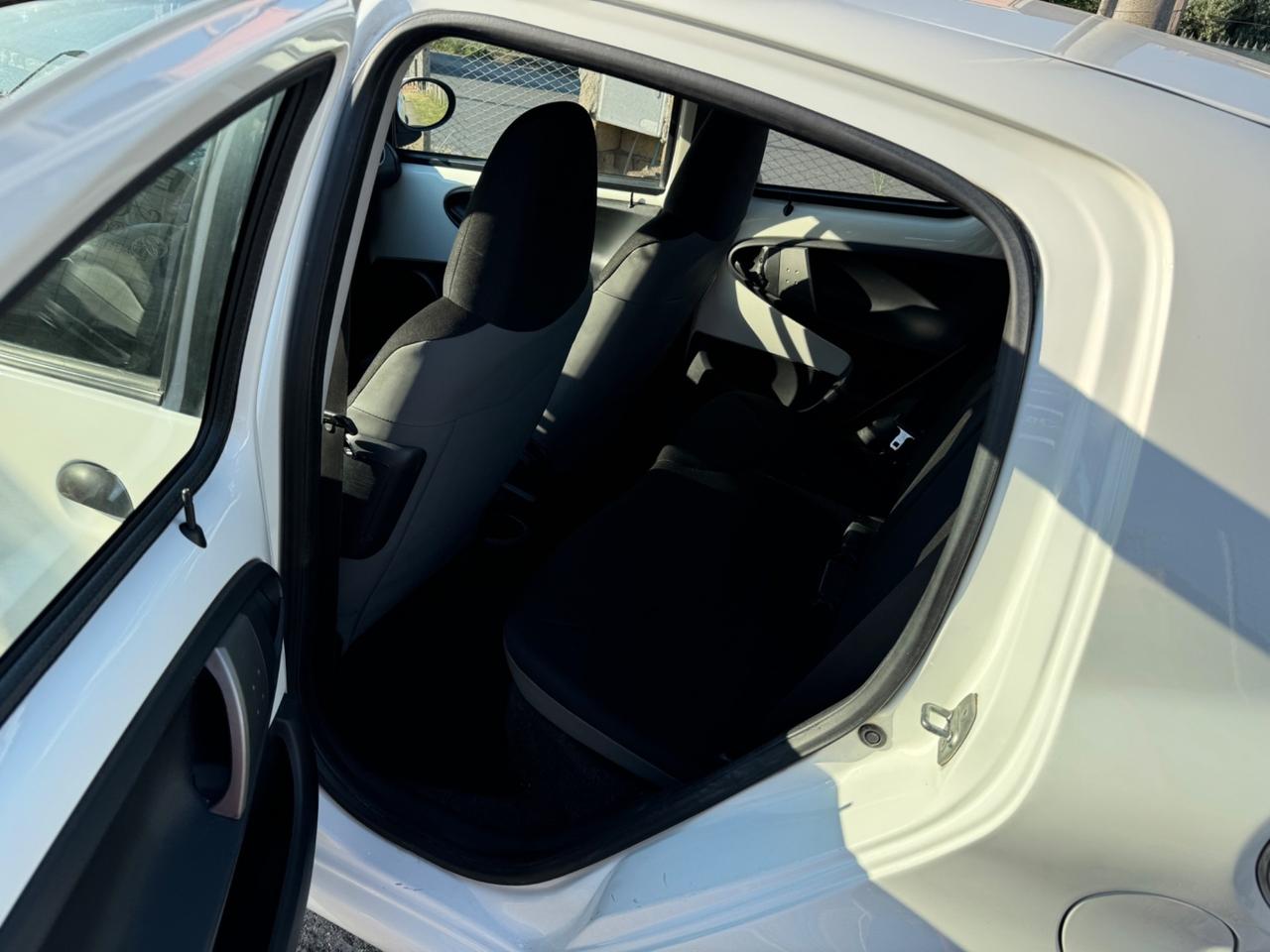 Toyota Aygo 1.0 12V VVT-i 5 porte Active Connect NEOPATENTATI