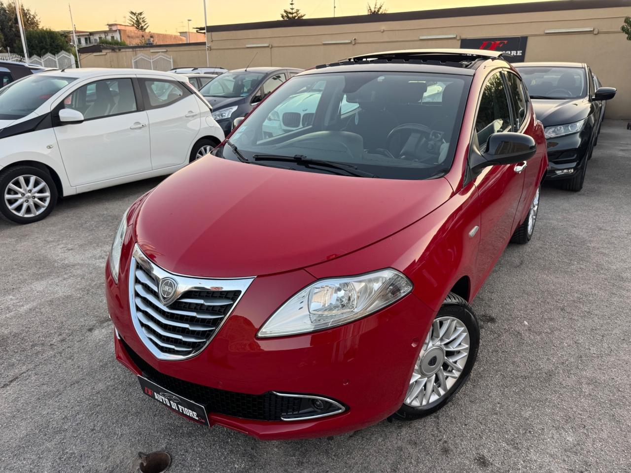 Lancia Ypsilon 1.3 MJT 95CV Platinum TETTO