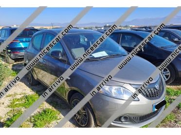 Lancia Ypsilon Ypsilon 1.0 firefly hybrid Silver s&s 70cv