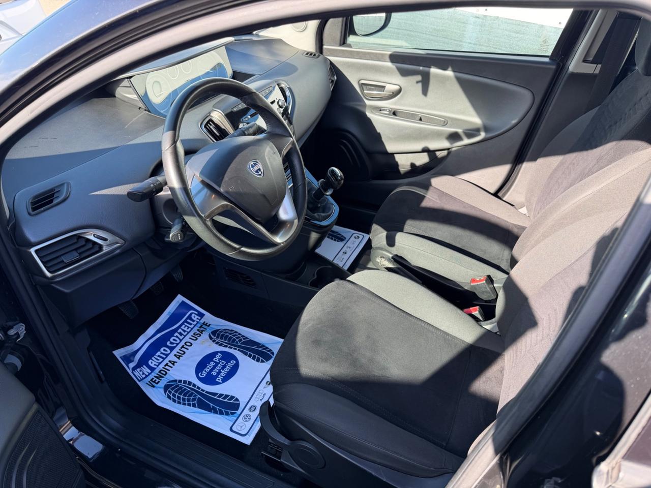 Lancia Ypsilon 1.2 69 CV 5 porte S&S Gold