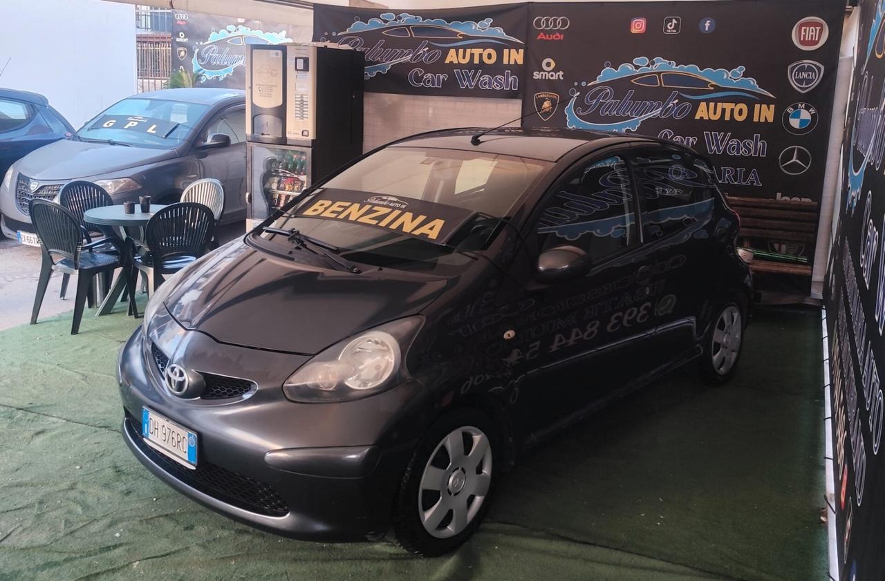Toyota Aygo 1.0 12V VVT-i 5 porte Sol