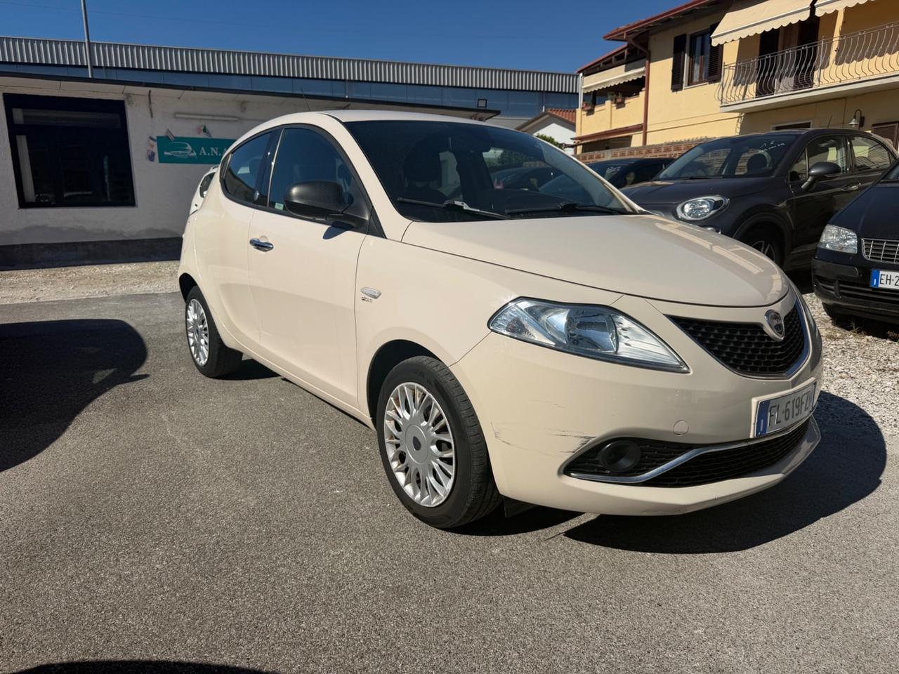 Lancia Ypsilon 1.2 69 CV 5 porte GPL Ecochic Gold