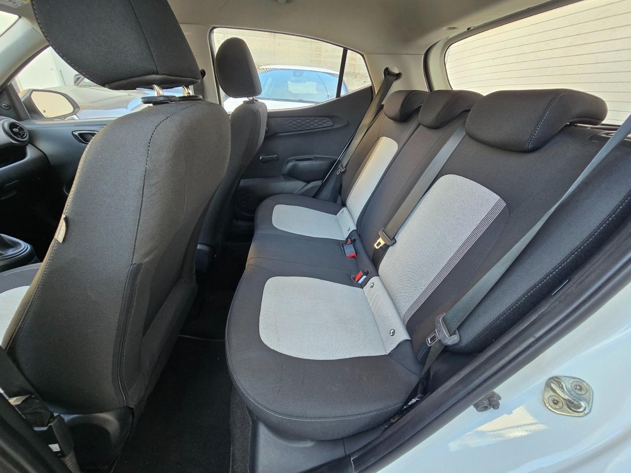 Hyundai i10 1.0 MPI Advanced - 30.000 KM - UNICO PROP
