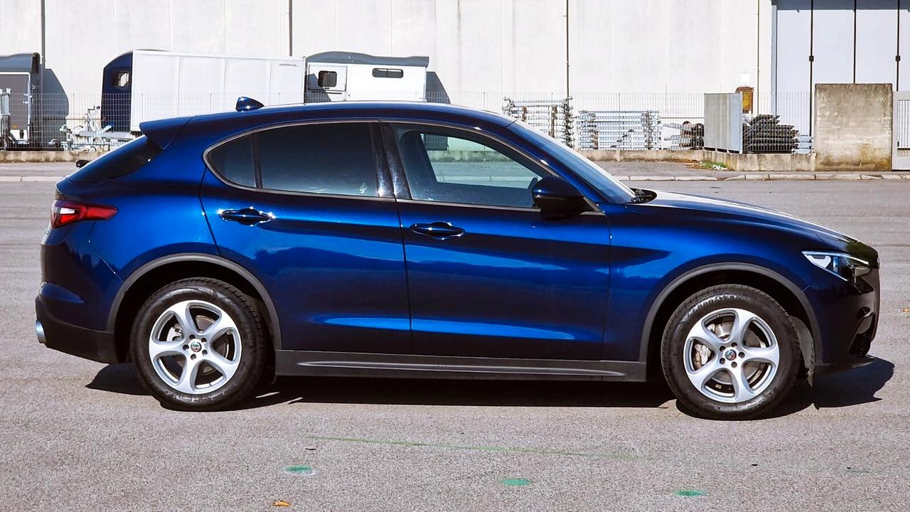 Alfa Romeo Stelvio 2.2 Turbodiesel 180 CV AT8 Q4 Business