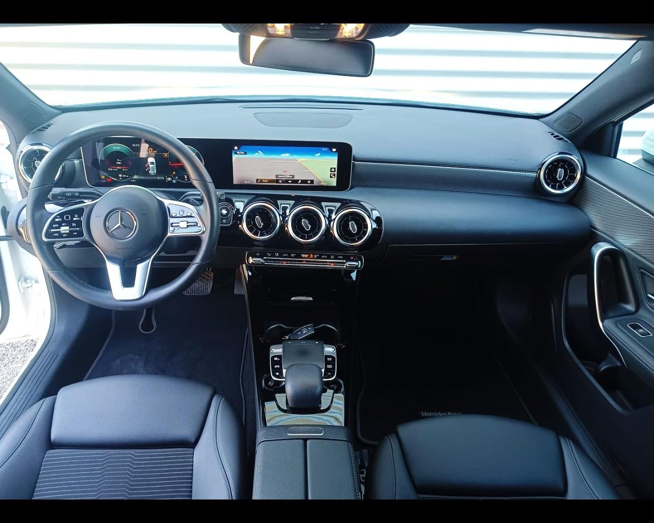 Mercedes-Benz A 180 D SPORT AUTO