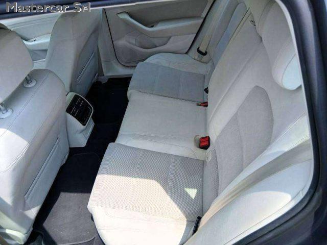VOLKSWAGEN Passat Variant Passat VIII Variant 1.6 tdi Business Navi 120cv