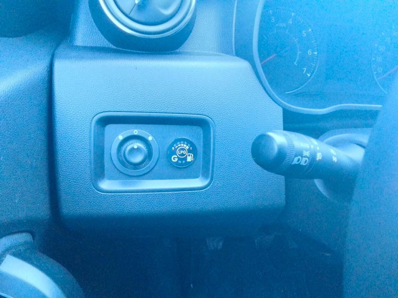 Dacia Duster 1.6 SCe GPL 4x2 Techroad OK NEO