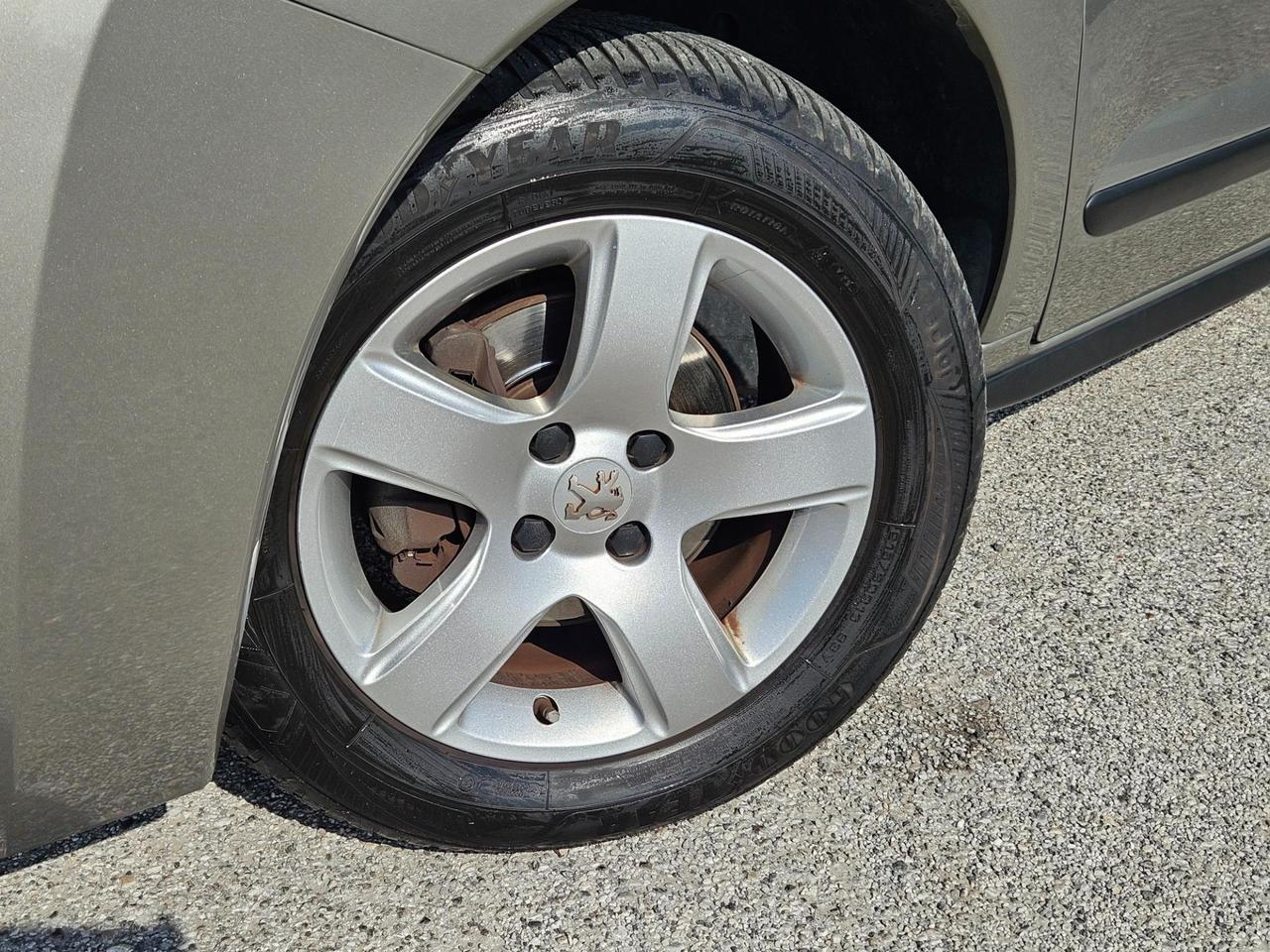 Peugeot 3008 3008 1.6 e-hdi 8v Access (premium) s&s 112cv robot