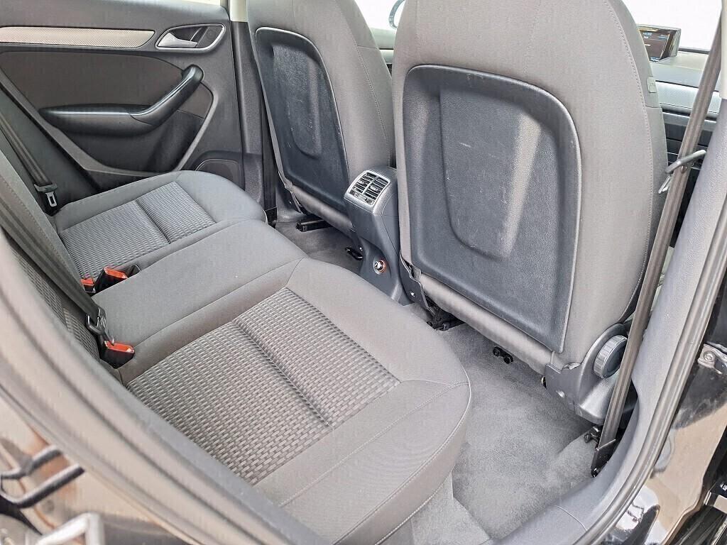 Audi Q3 2.0 TDI 120 CV Sport Navigatore Fari Led.