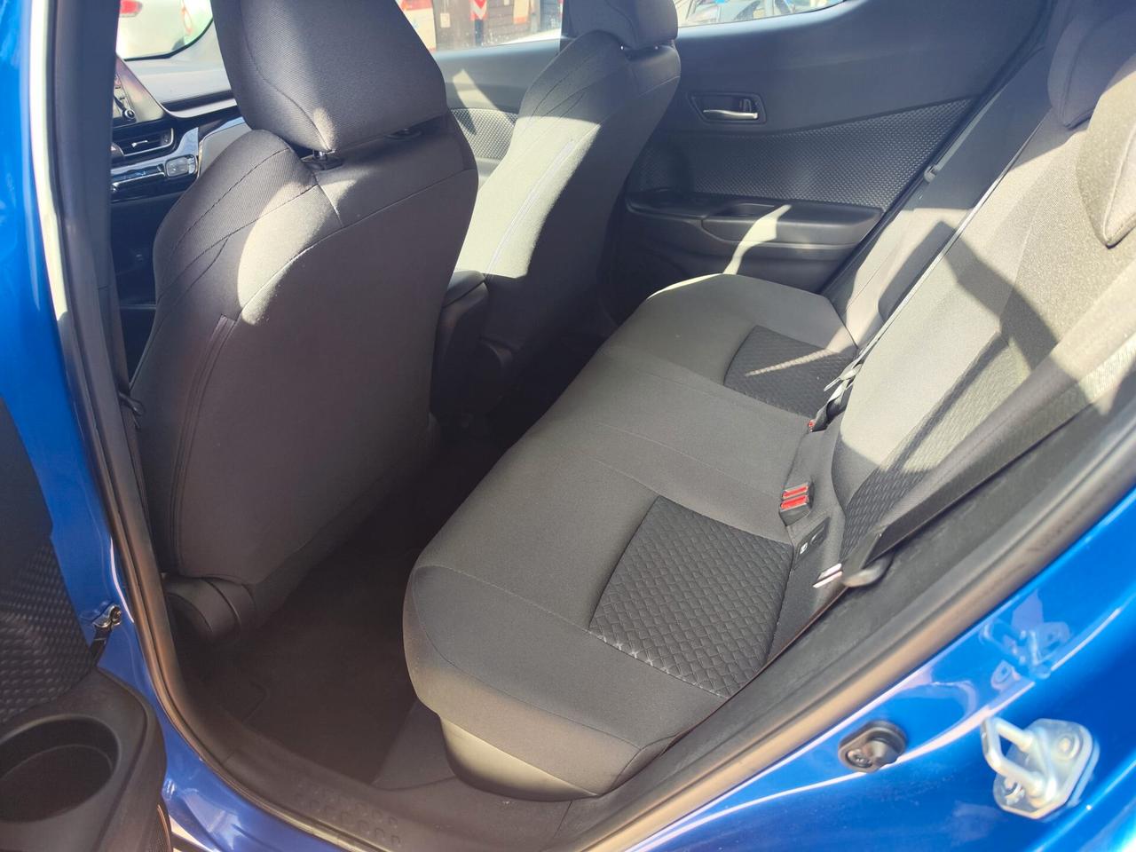 Toyota C-HR Hybrid Business NO OBBL. FINANZ.