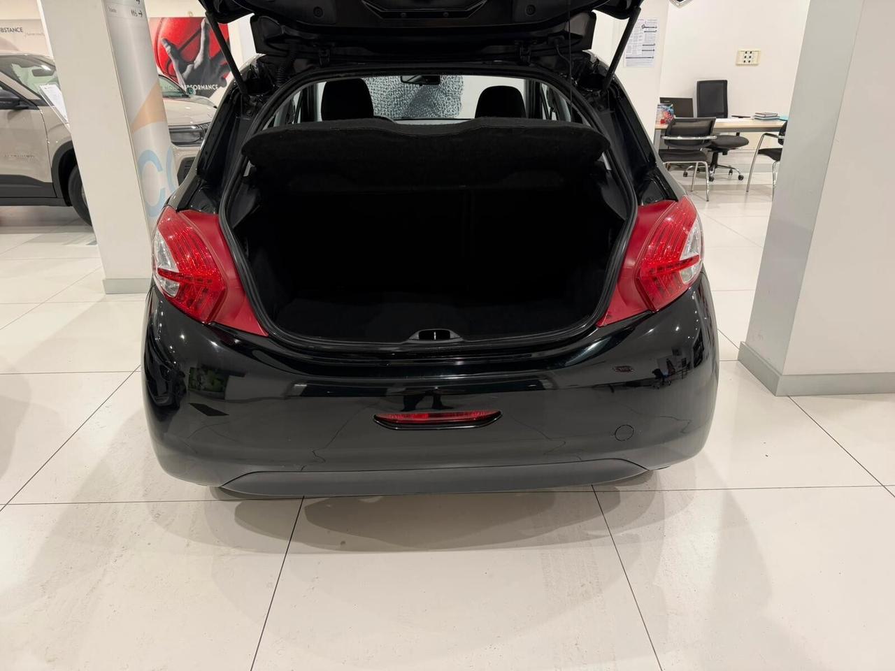 Peugeot 208 1.4 HDi 68 CV 5 porte Active