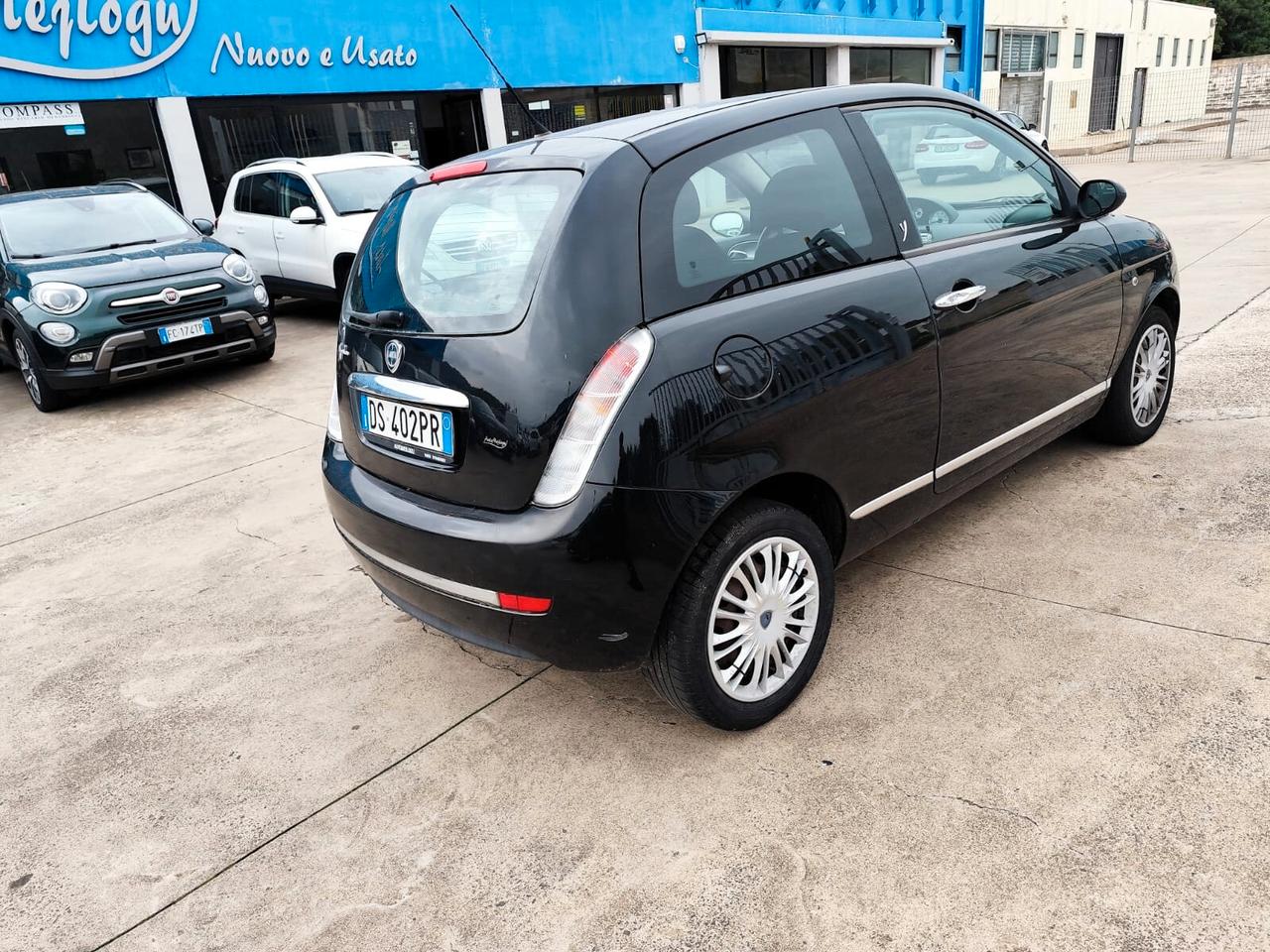 Lancia Ypsilon 1.3 MJT 75 CV Oro