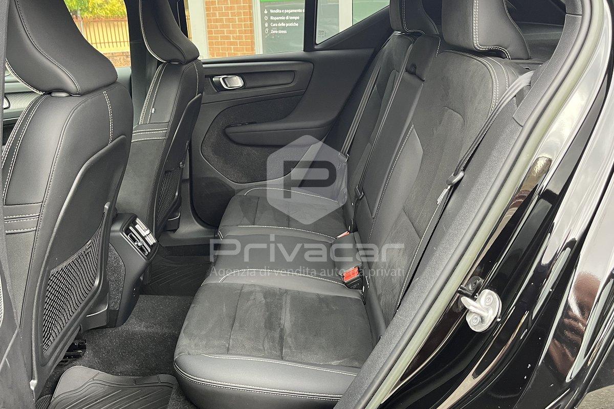 VOLVO XC40 B3 automatico Plus Dark