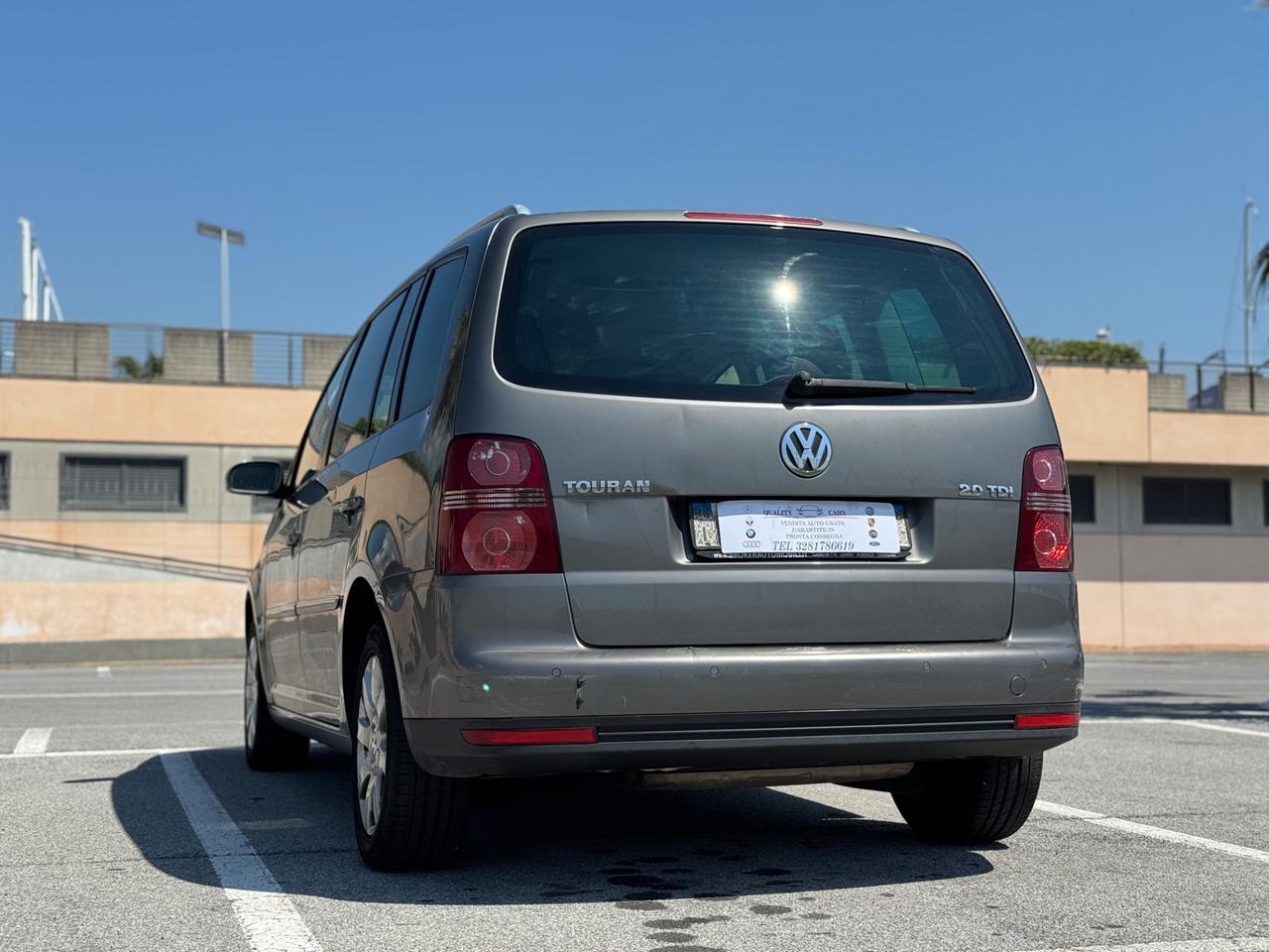 Volkswagen Touran 2.0TDI DSG 140 CV 7 POSTI HIGHLINE 12 MESI DI GARANZIA