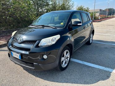 Toyota Urban Cruiser 1.4 D-4D AWD Luxury TAGLIANDI CERTIFICATI TOYOTA