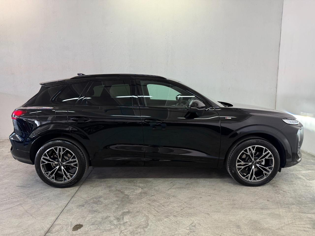 Audi Q3 1.5 tfsi mhev 150 Cv S line edition interno + esterno ITALIANA PRONTA CONSEGNA PREZZO REALE