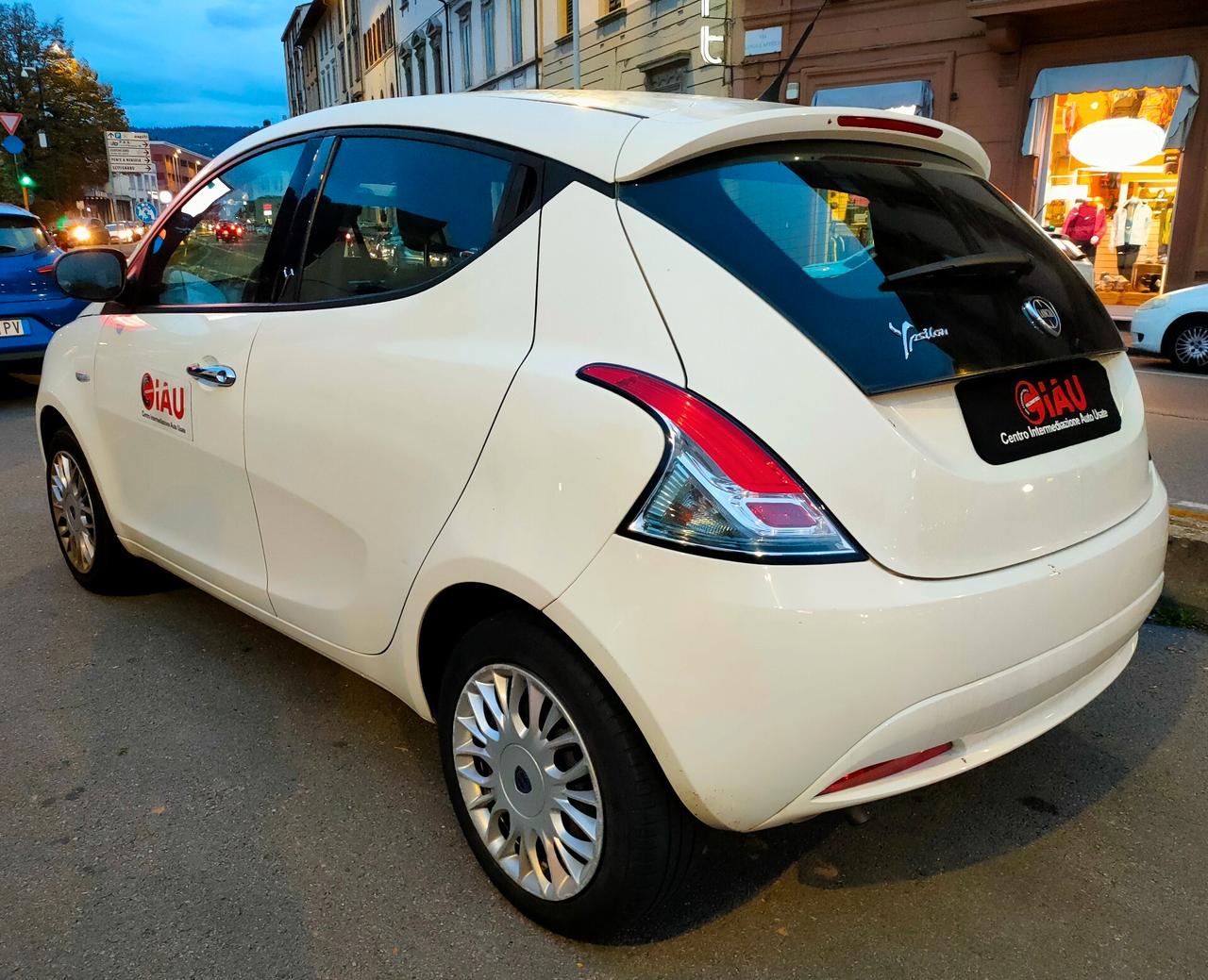 Lancia Ypsilon 1.2 69 CV 5p. Silver Neopatentati