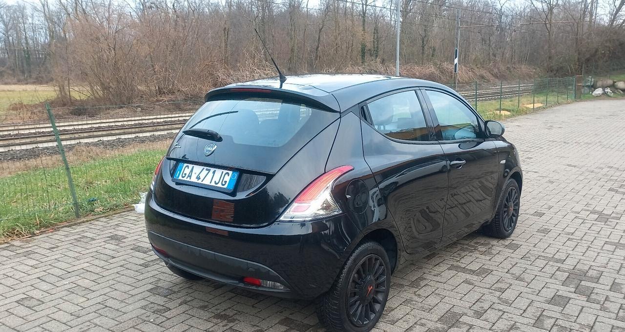 Lancia Ypsilon 1.2 69 CV 5 porte GPL Ecochic Elefantino