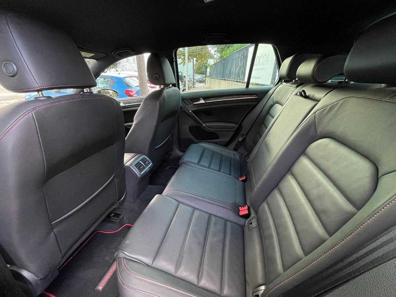 Volkswagen Golf GTI 230 CV Performance 2.0 TSI DSG 5p.