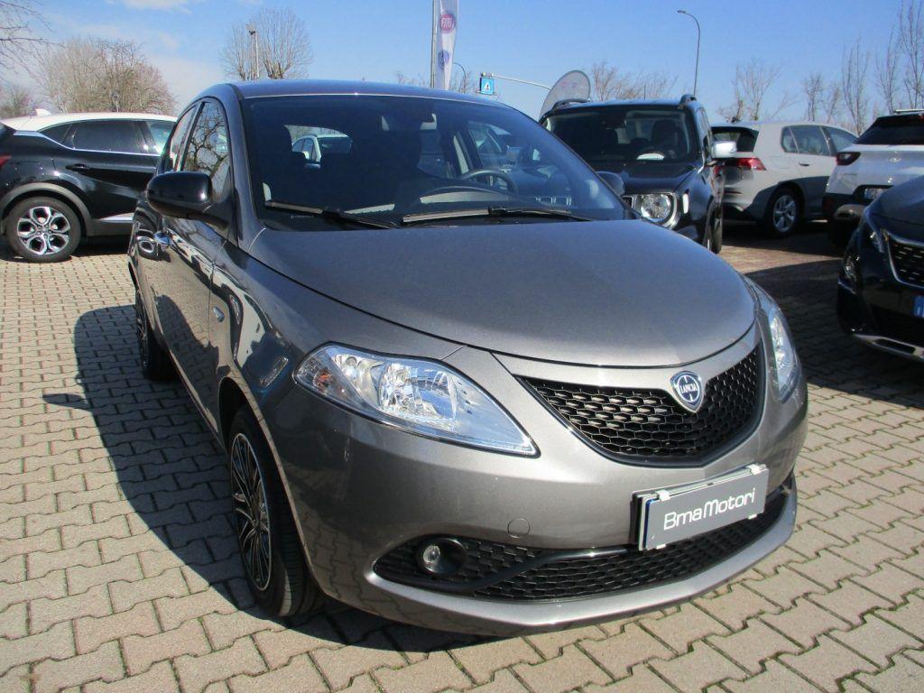 Lancia Ypsilon 1.0 Hybrid Gold - CarPlay/Sensori