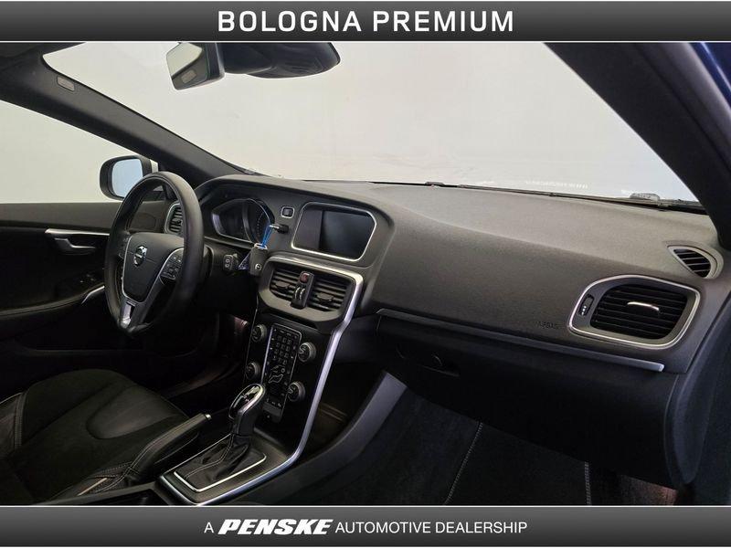 Volvo V40 T3 Geartronic R-design