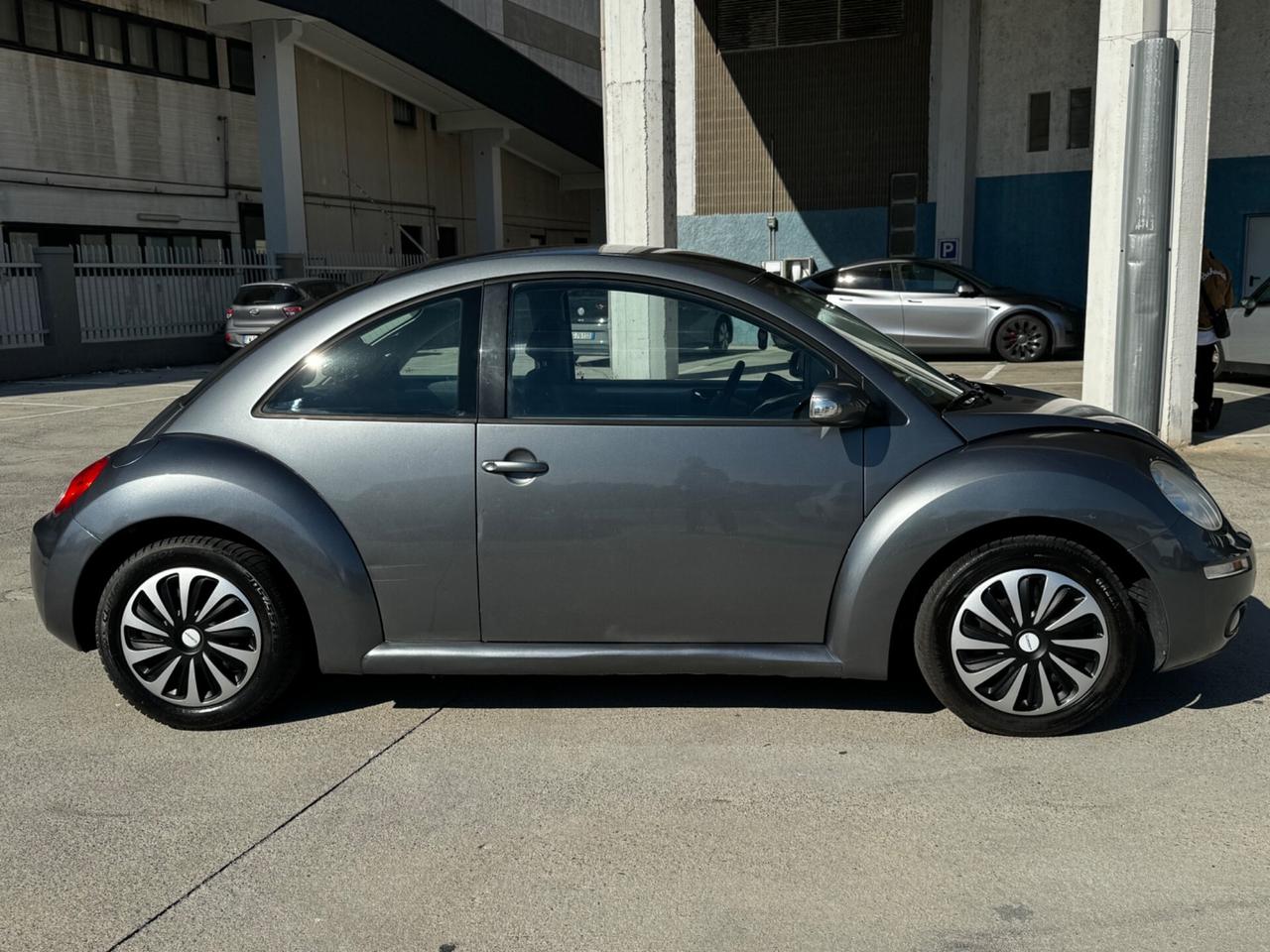 Volkswagen New Beetle 1.6 benzina 2007